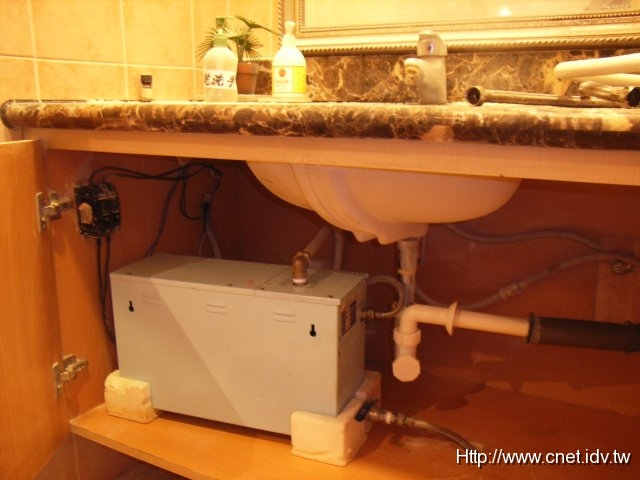 浴櫃下安裝蒸汽浴機